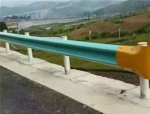 公路防護(hù)欄